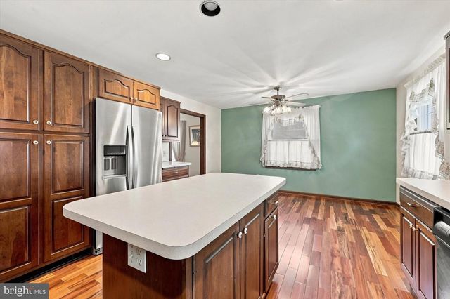 2212 LANCASHIRE DR, Wilmington, DE 19810