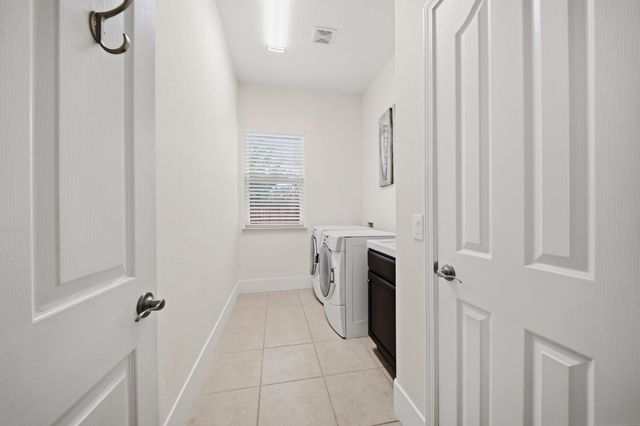 5206 Silver Peak Ln, Rocklin, CA 95765
