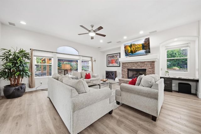 5206 Silver Peak Ln, Rocklin, CA 95765