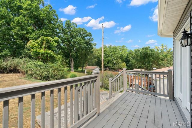 945 Westridge Drive, Pacific, MO 63069