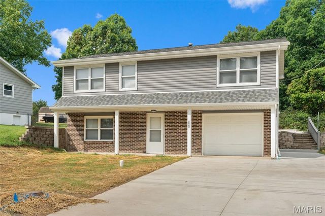 945 Westridge Drive, Pacific, MO 63069