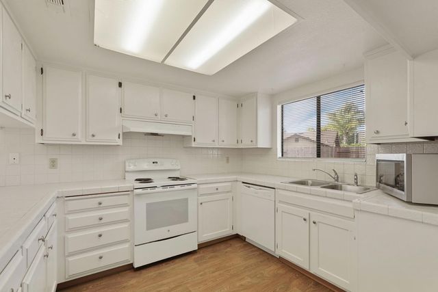 615 Marsala Ct, Lodi, CA 95240