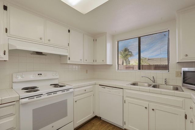 615 Marsala Ct, Lodi, CA 95240