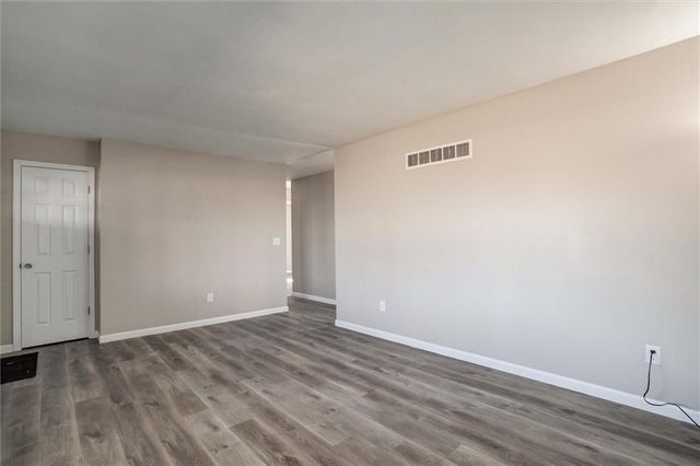 2002 Golf Hill Drive, Excelsior Springs, MO 64024