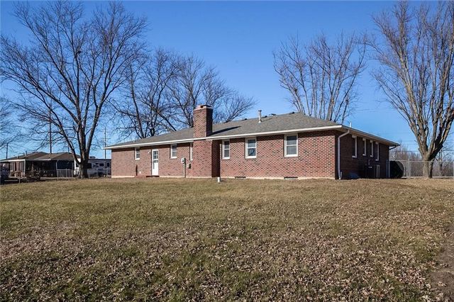 2002 Golf Hill Drive, Excelsior Springs, MO 64024