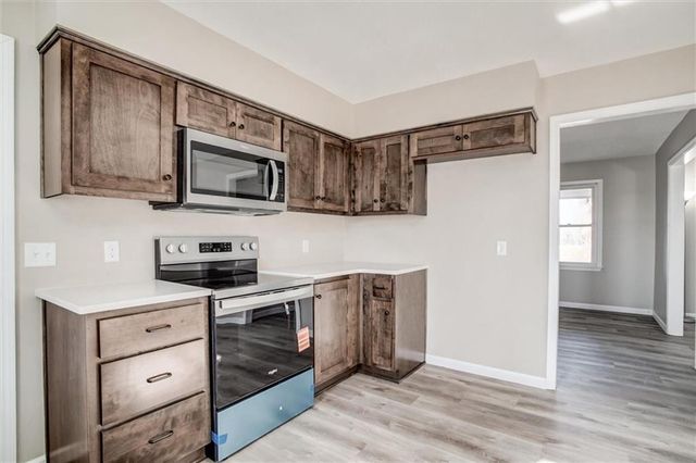 2002 Golf Hill Drive, Excelsior Springs, MO 64024