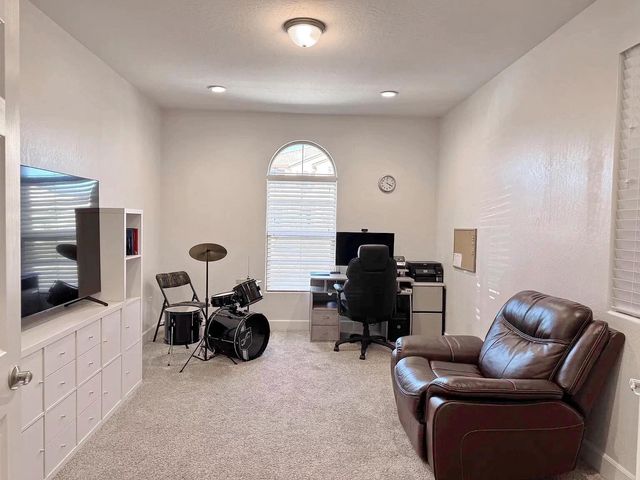 1405 W Tyler Court, Visalia, CA 93291