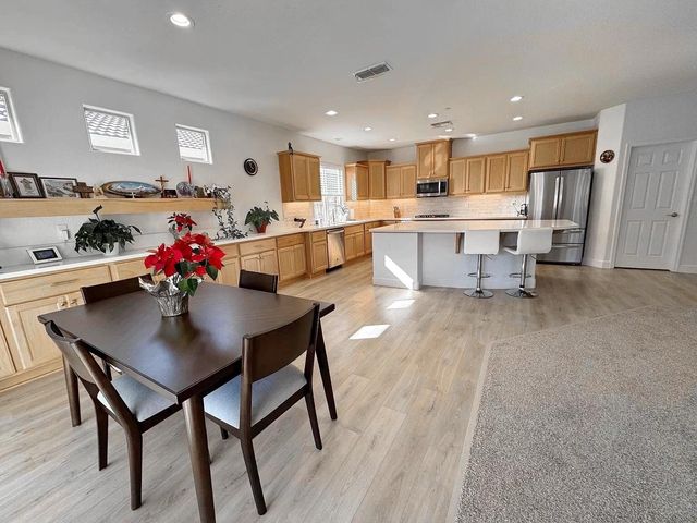 1405 W Tyler Court, Visalia, CA 93291