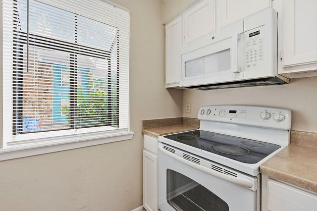 8811 Schick RD B, Austin, TX 78729