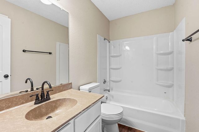 8811 Schick RD B, Austin, TX 78729