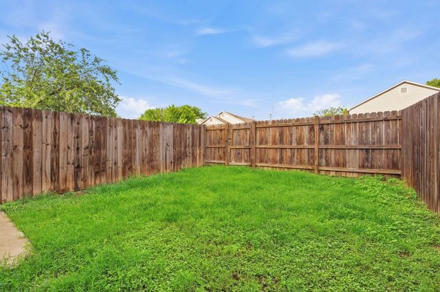 8811 Schick RD B, Austin, TX 78729
