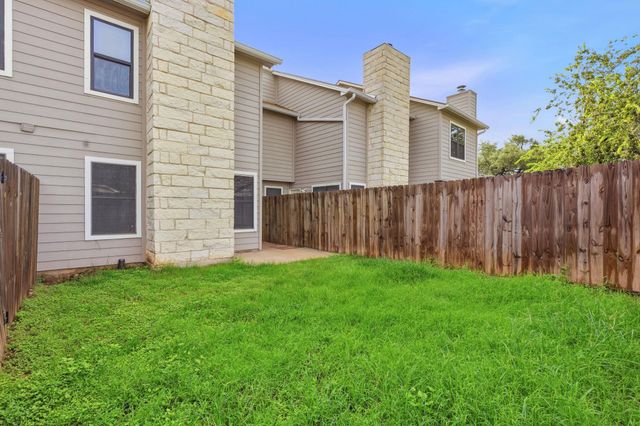 8811 Schick RD B, Austin, TX 78729