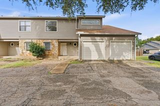 8811 Schick RD B, Austin, TX 78729