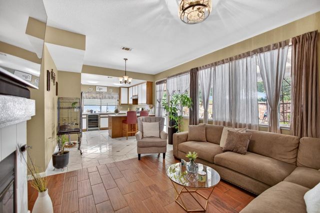 5345 Blue Sapphire Ct, Elk Grove, CA 95758