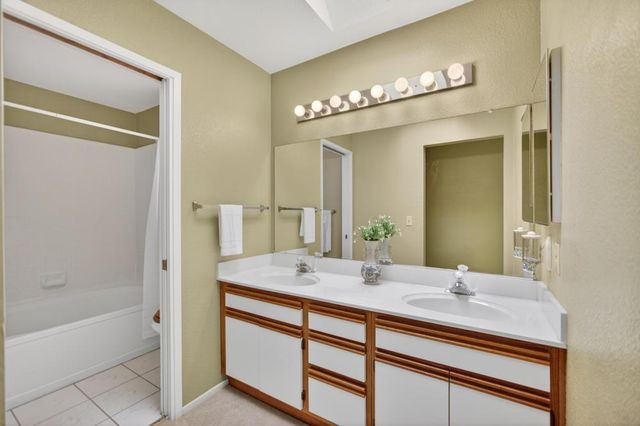 5345 Blue Sapphire Ct, Elk Grove, CA 95758