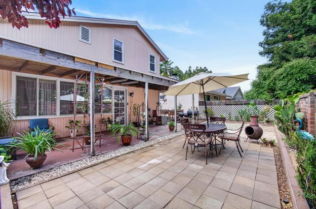 5345 Blue Sapphire Ct, Elk Grove, CA 95758