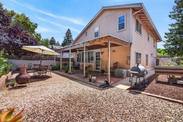 5345 Blue Sapphire Ct, Elk Grove, CA 95758