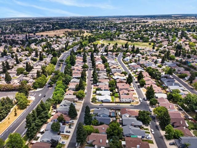 5345 Blue Sapphire Ct, Elk Grove, CA 95758