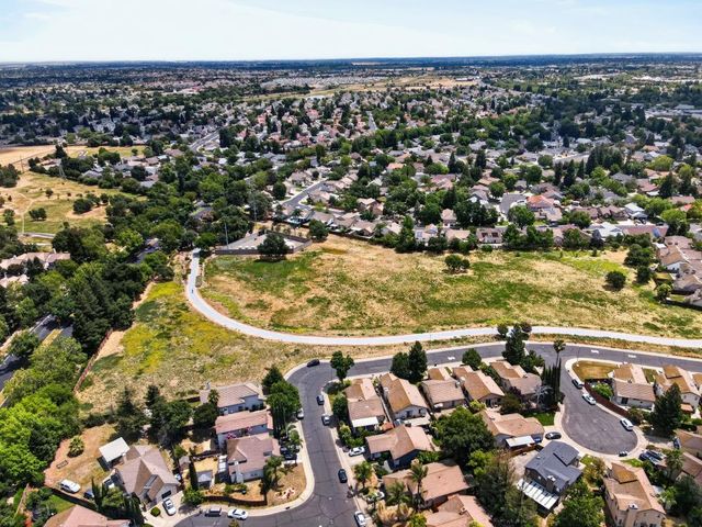 5345 Blue Sapphire Ct, Elk Grove, CA 95758