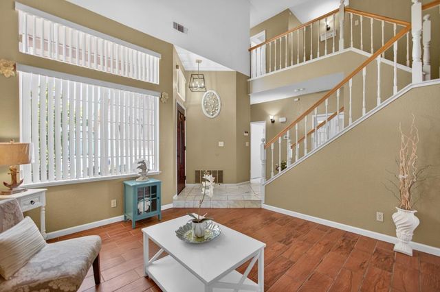 5345 Blue Sapphire Ct, Elk Grove, CA 95758
