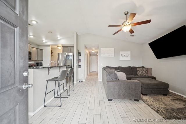 25780 E 90th Place S, Broken Arrow, OK 74014