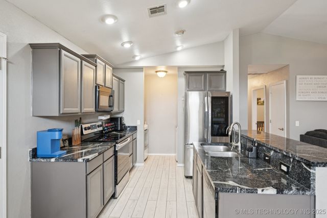 25780 E 90th Place S, Broken Arrow, OK 74014