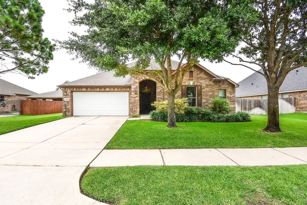 8614 Redstone Hills Drive, Cypress, TX 77433