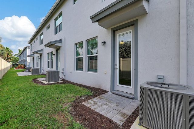 1807 SE Ocean Cove Way, Stuart, FL 34996