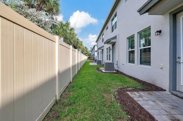 1807 SE Ocean Cove Way, Stuart, FL 34996