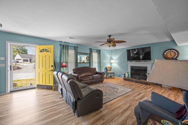 216 Persimmon Circle, Goose Creek, SC 29445