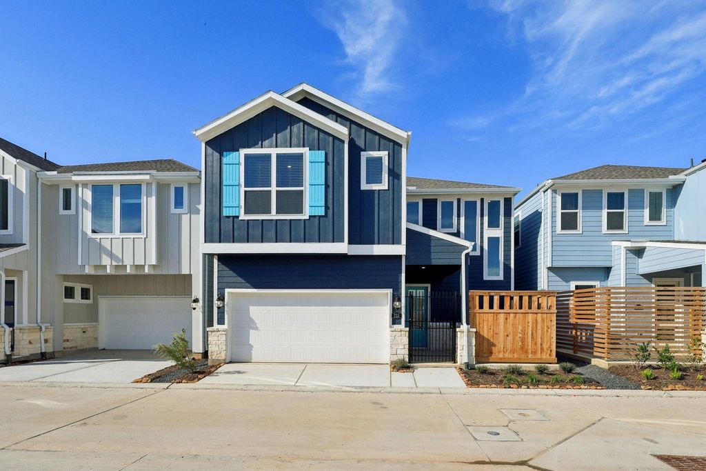 715 Topwater Trail, Kemah, TX 77565