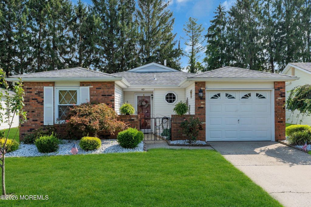 43 Lauren Lane N, Brick, NJ 08723