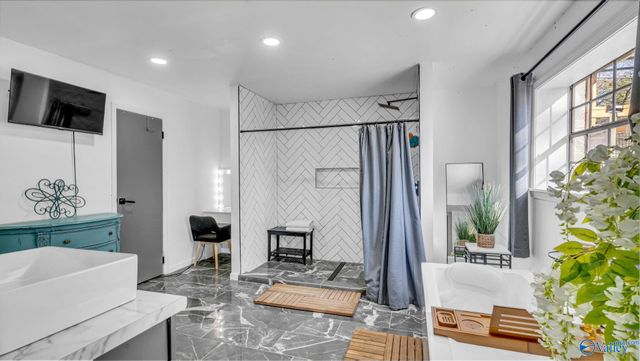 902 Highland Way, Gadsden, AL 35901