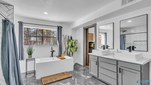 902 Highland Way, Gadsden, AL 35901