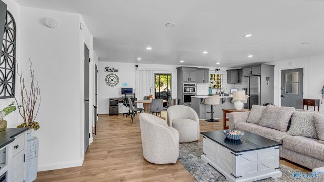 902 Highland Way, Gadsden, AL 35901