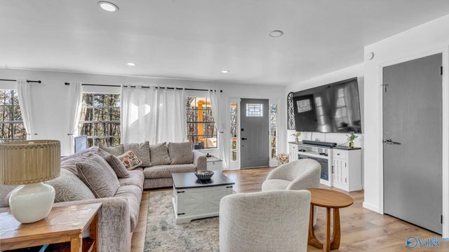 902 Highland Way, Gadsden, AL 35901