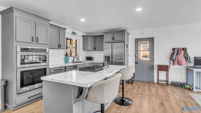 902 Highland Way, Gadsden, AL 35901