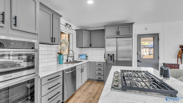 902 Highland Way, Gadsden, AL 35901