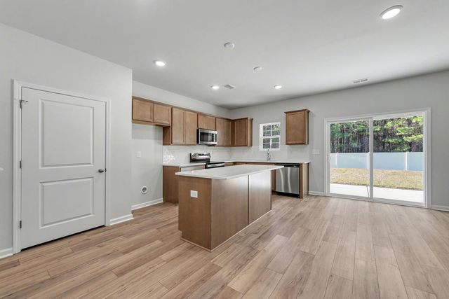 386 Garden Grove St, Conway, SC 29526