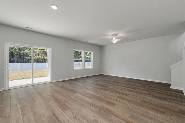386 Garden Grove St, Conway, SC 29526