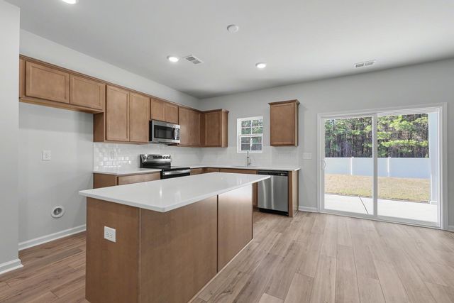 386 Garden Grove St, Conway, SC 29526