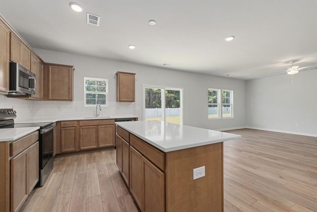 386 Garden Grove St, Conway, SC 29526