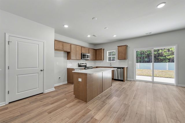 386 Garden Grove St, Conway, SC 29526