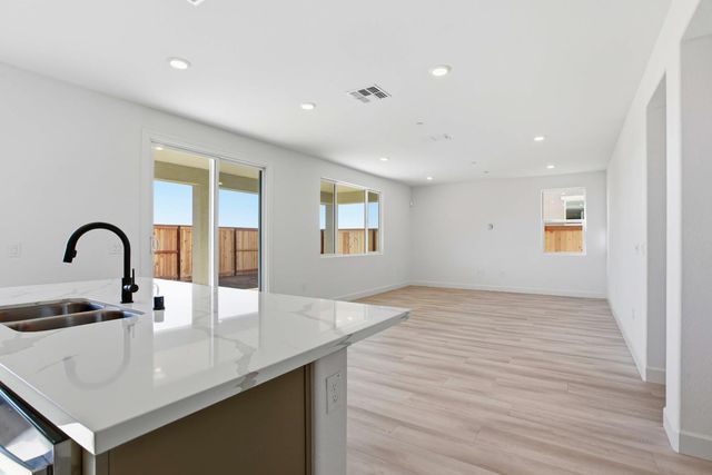 3195 Spendor Dr, Lincoln, CA 95648