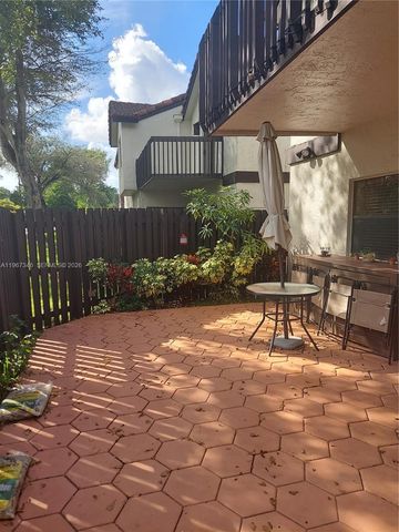 14940 SW 49th Ln 8A, Miami, FL 33185