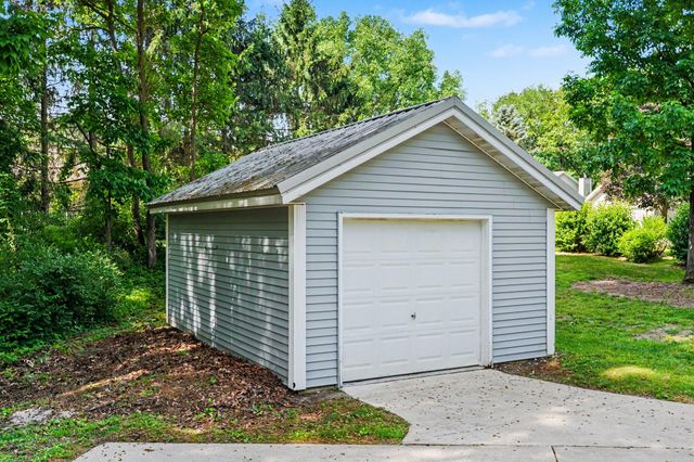 11261 Bridlewood Trail, Berrien Springs, MI 49103