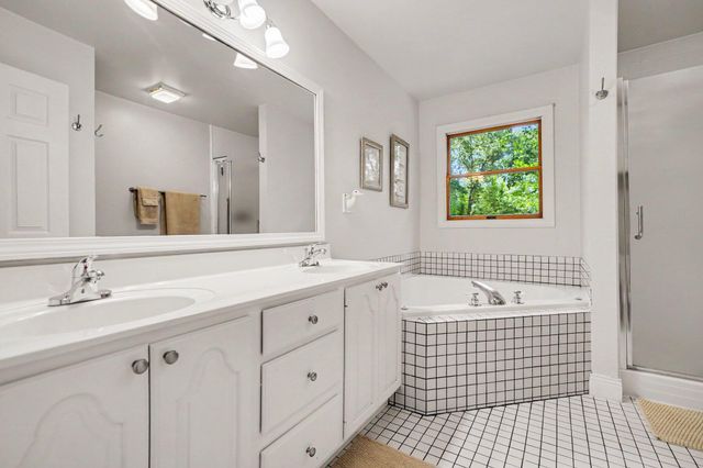 11261 Bridlewood Trail, Berrien Springs, MI 49103