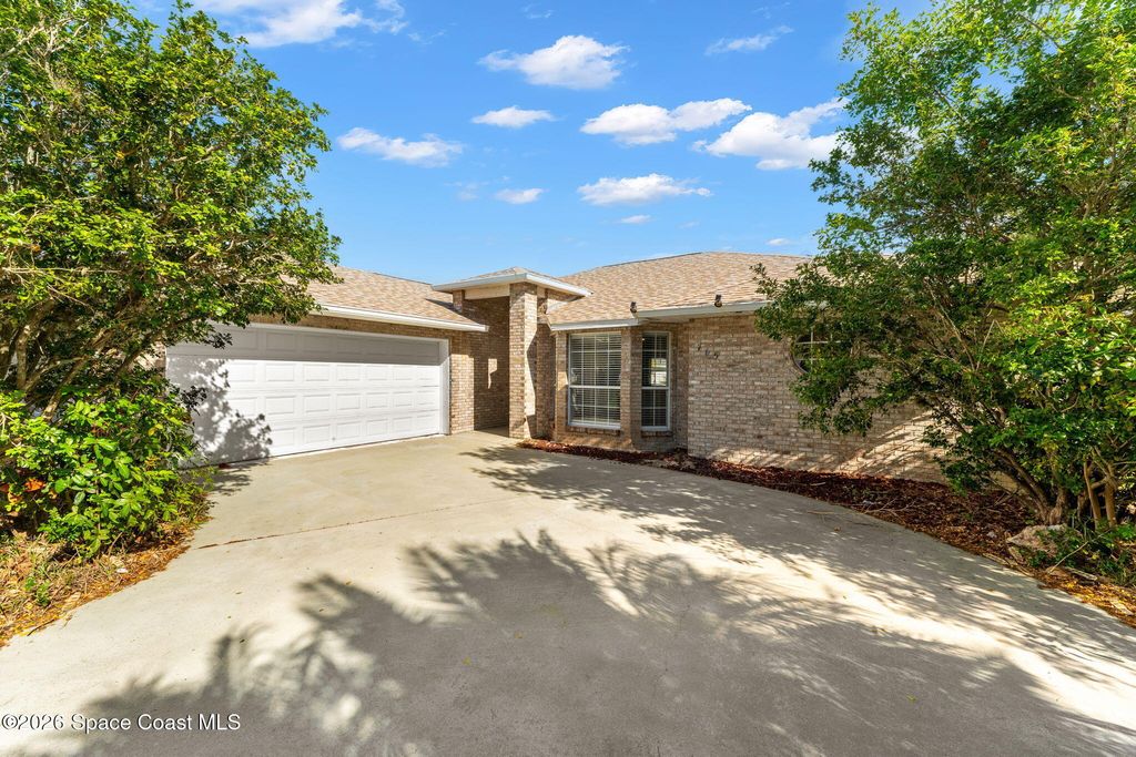 765 Brookedge Terrace, Sebastian, FL 32958