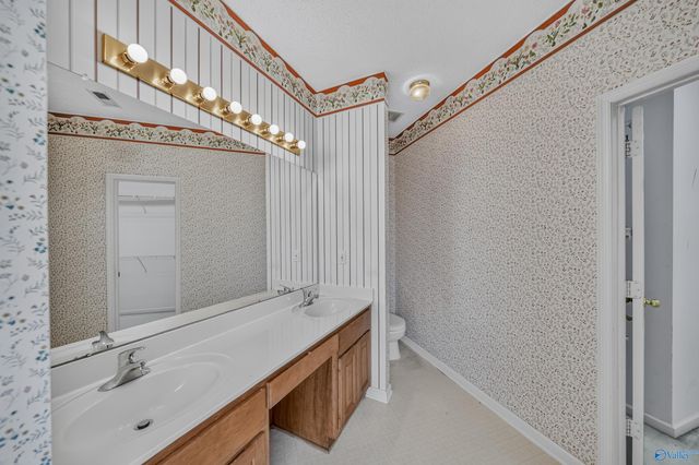 137 Garden Brook Drive, Madison, AL 35758