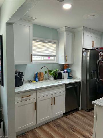 318 Deal DR, Portsmouth, VA 23701